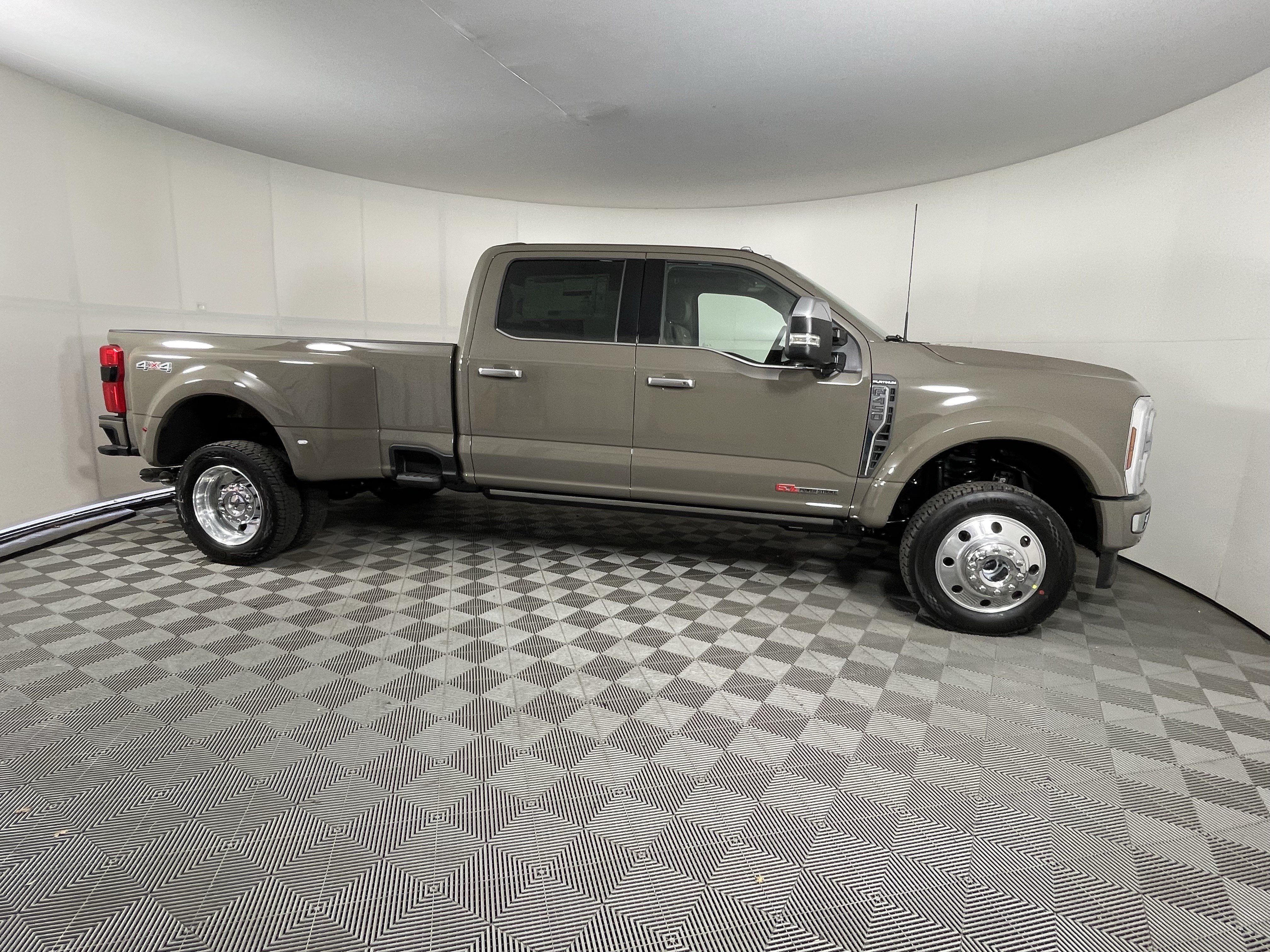 New 2026 Ford F450 Platinum w/ Platinum Plus Package AWD/4WD image 5