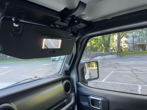 Used 2021 Jeep Wrangler Unlimited Sport AWD/4WD image 31