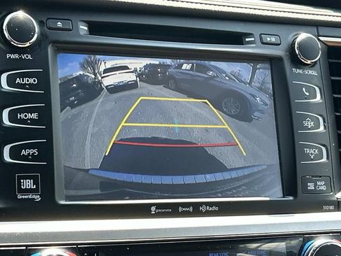 Used 2017 Toyota Highlander Limited image 35