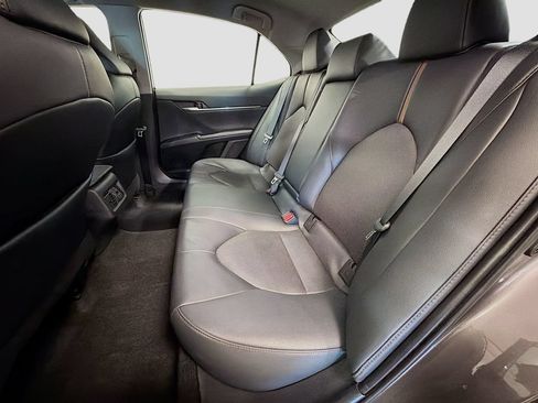 Used 2020 Toyota Camry XLE FWD image 23