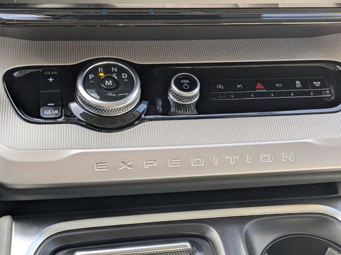 New 2026 Ford Expedition Active image 26