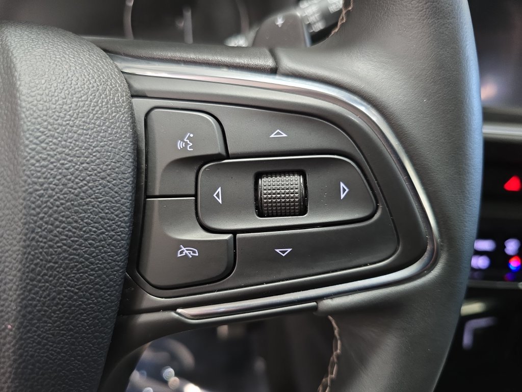 Used 2023 Buick Envision Preferred w/ Sport Touring Package AWD/4WD image 18