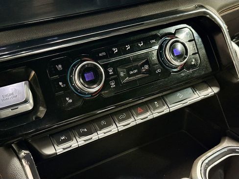 Used 2023 GMC Sierra 1500 AT4 image 16