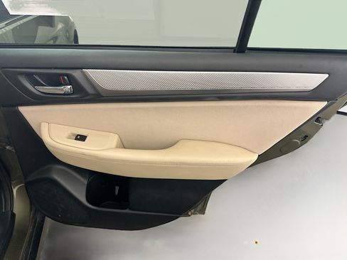 Used 2019 Subaru Outback 2.5i Premium AWD/4WD image 31