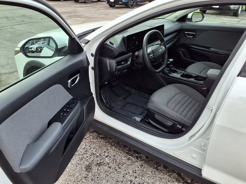 Used 2025 Kia K4 EX FWD image 46