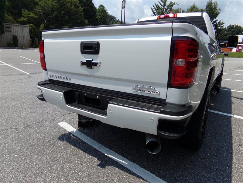 Used 2019 Chevrolet Silverado 2500 High Country w/ Duramax Plus Package AWD/4WD image 7