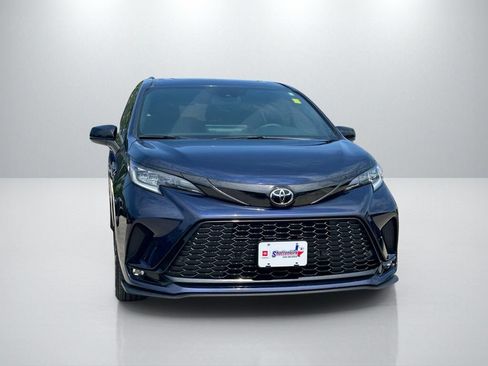 Certified 2026 Toyota Sienna XSE FWD image 2