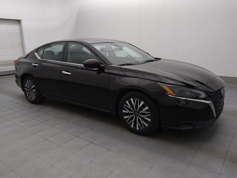 Used 2023 Nissan Altima 2.5 SV image 11
