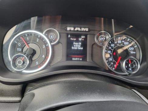 Used 2024 RAM 3500 Tradesman w/ Chrome Appearance Group AWD/4WD image 14