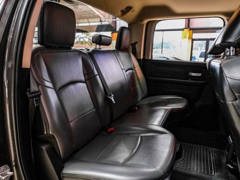 Used 2019 RAM 2500 Tradesman w/ Chrome Appearance Group image 32