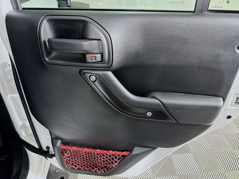 Used 2017 Jeep Wrangler Unlimited Rubicon w/ Quick Order Package 24Z Recon image 25