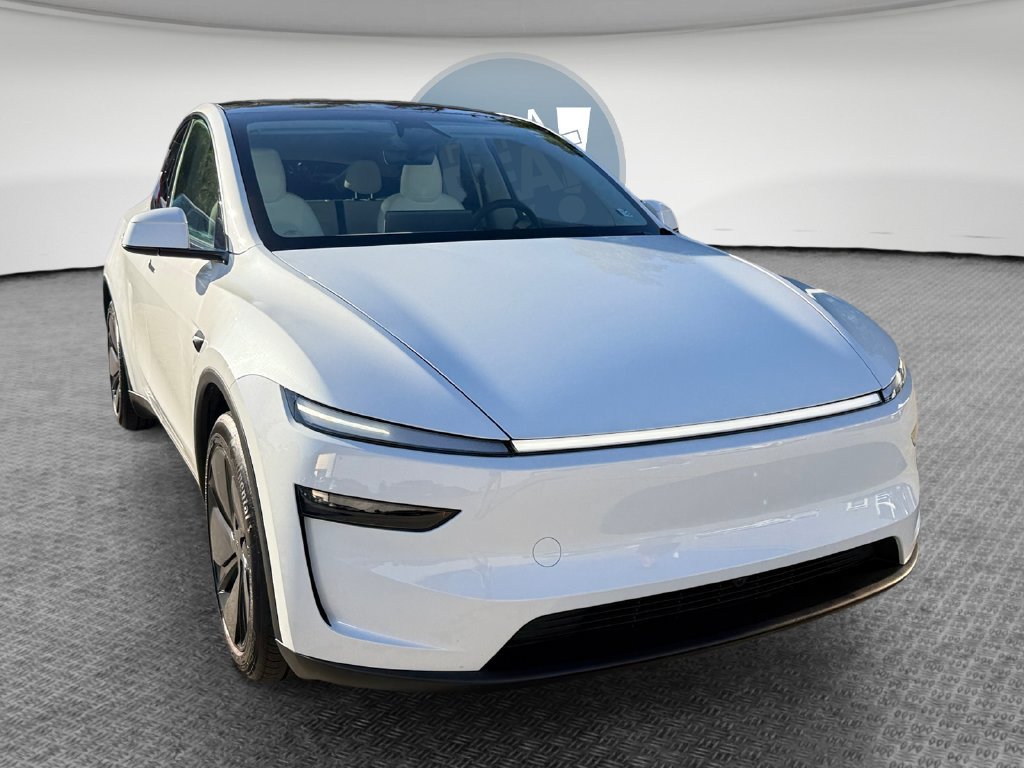 Used 2026 Tesla Model Y Long Range AWD/4WD image 1