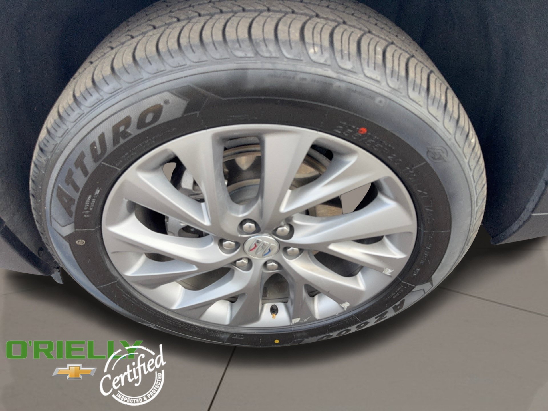 Used 2025 Buick Enclave Preferred AWD/4WD image 10