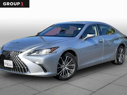 Used 2025 Lexus ES 300h w/ Premium Package