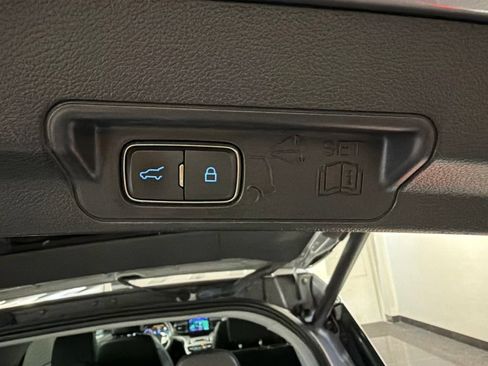 Certified 2022 Ford Explorer XLT w/ Equipment Group 202A AWD/4WD image 38