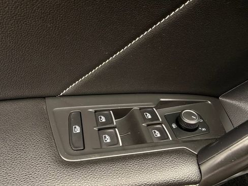 Used 2022 Volkswagen Tiguan SE w/ Panoramic Sunroof Package AWD/4WD image 14