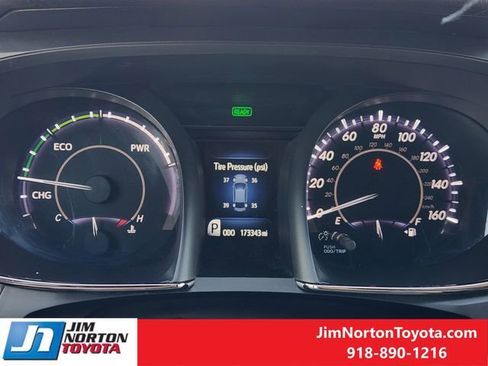 Used 2018 Toyota Avalon Limited image 17