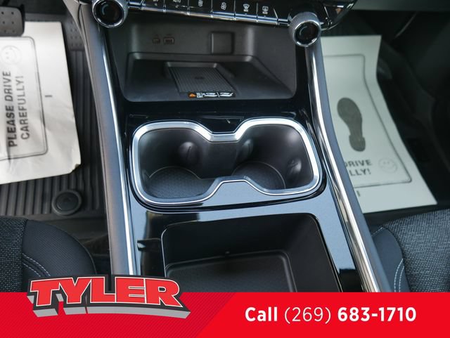 New 2027 Chevrolet Traverse LT w/ LPO, Floor Liner Package AWD/4WD image 33