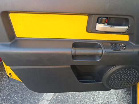 Used 2007 Toyota FJ Cruiser 4WD image 13