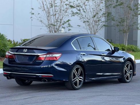 Used 2017 Honda Accord Sport image 3