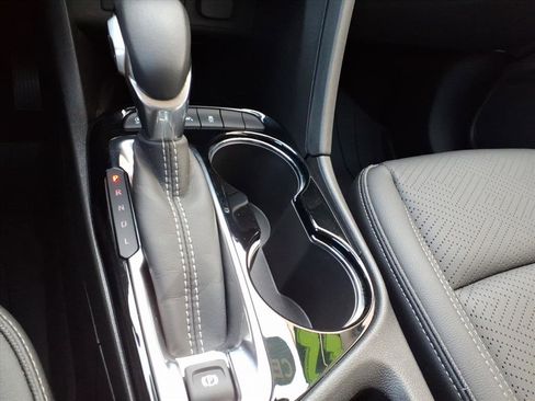 Certified 2022 Buick Encore GX Essence image 21