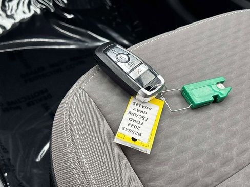 Used 2022 Ford Escape SE w/ Cold Weather Package FWD image 28