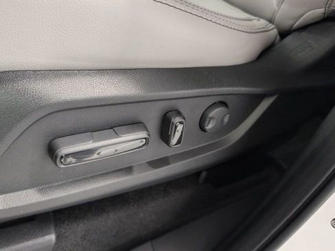 New 2025 Honda Pilot Touring image 21