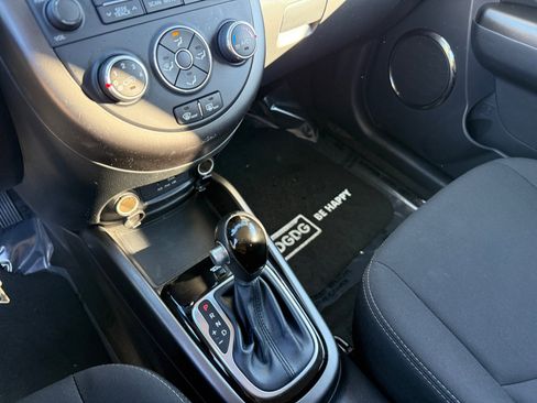 Used 2013 Kia Soul + image 13
