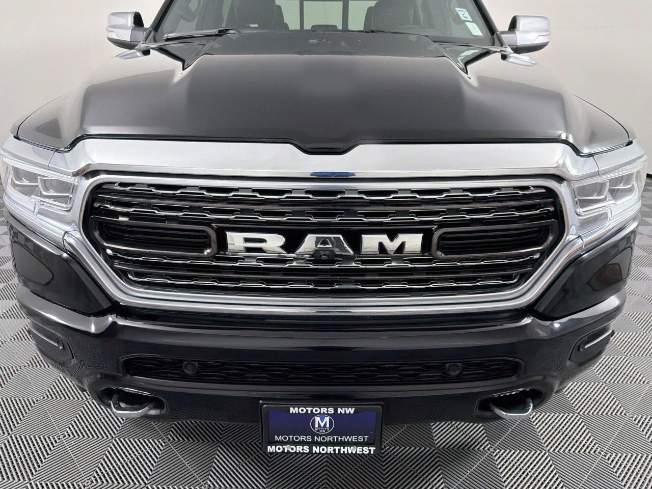 Used 2022 RAM 1500 Limited AWD/4WD image 2