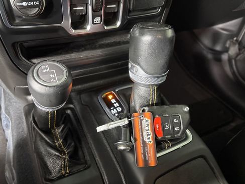 Used 2021 Jeep Gladiator Overland image 21