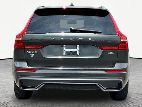 Used 2022 Volvo XC60 B5 R-Design AWD/4WD image 5