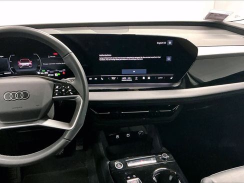 Used 2025 Audi Q6 e-tron Premium w/ Convenience Package image 9