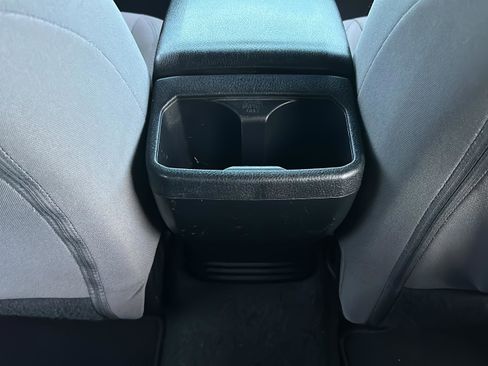 Used 2020 Toyota Tacoma SR image 30