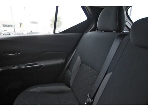 Used 2018 Nissan Kicks SV FWD image 13