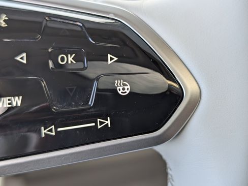 Used 2025 Volkswagen ID. Buzz Pro S Plus RWD image 40
