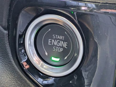 Used 2024 GMC Sierra 2500 SLT w/ SLT Premium Package image 25