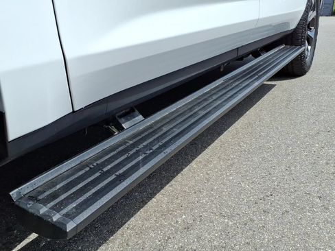 Used 2025 GMC Yukon XL AT4 Ultimate w/ LPO, Floor Liner Package AWD/4WD image 9