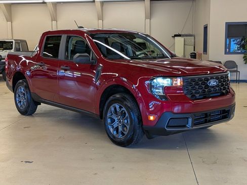Used 2025 Ford Maverick XLT w/ Equipment Group 302A AWD/4WD image 3