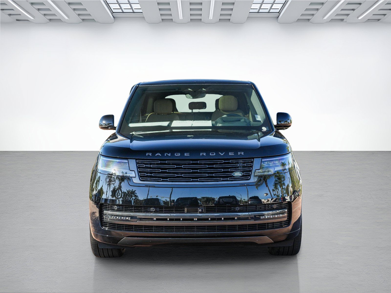 Certified 2025 Land Rover Range Rover SE AWD/4WD image 2