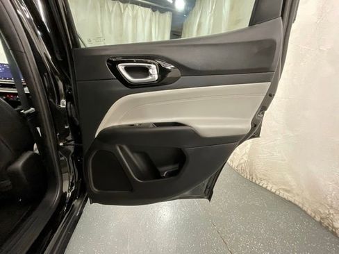 Used 2025 Jeep Compass Limited AWD/4WD image 24