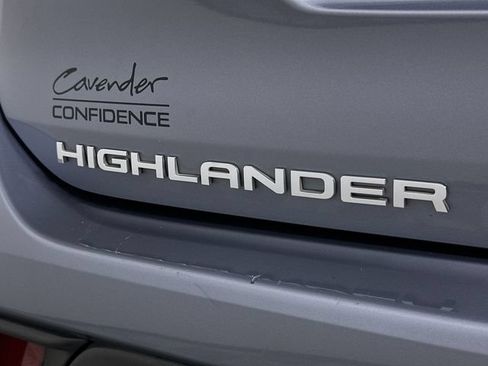 Used 2024 Toyota Highlander XLE AWD/4WD image 32
