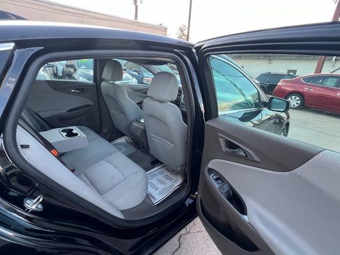 Used 2017 Chevrolet Malibu LS FWD image 9