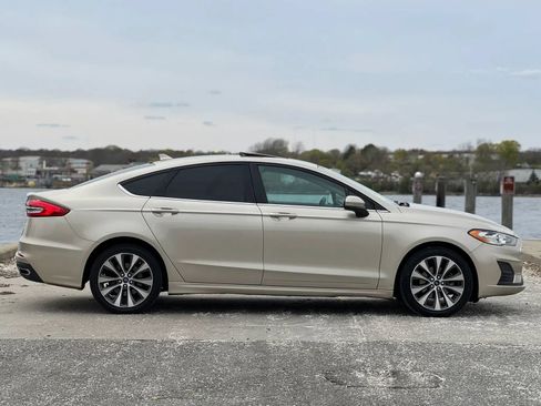 Used 2019 Ford Fusion SE AWD/4WD image 5