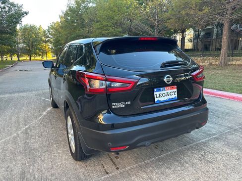 Used 2022 Nissan Rogue Sport S image 16