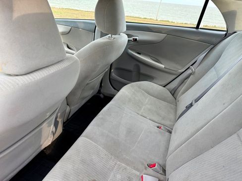 Used 2010 Toyota Corolla LE image 12