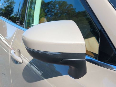 Used 2024 Nissan Pathfinder Platinum FWD image 12