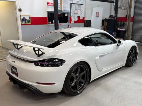 Used 2021 Porsche 718 Cayman GT4 image 5