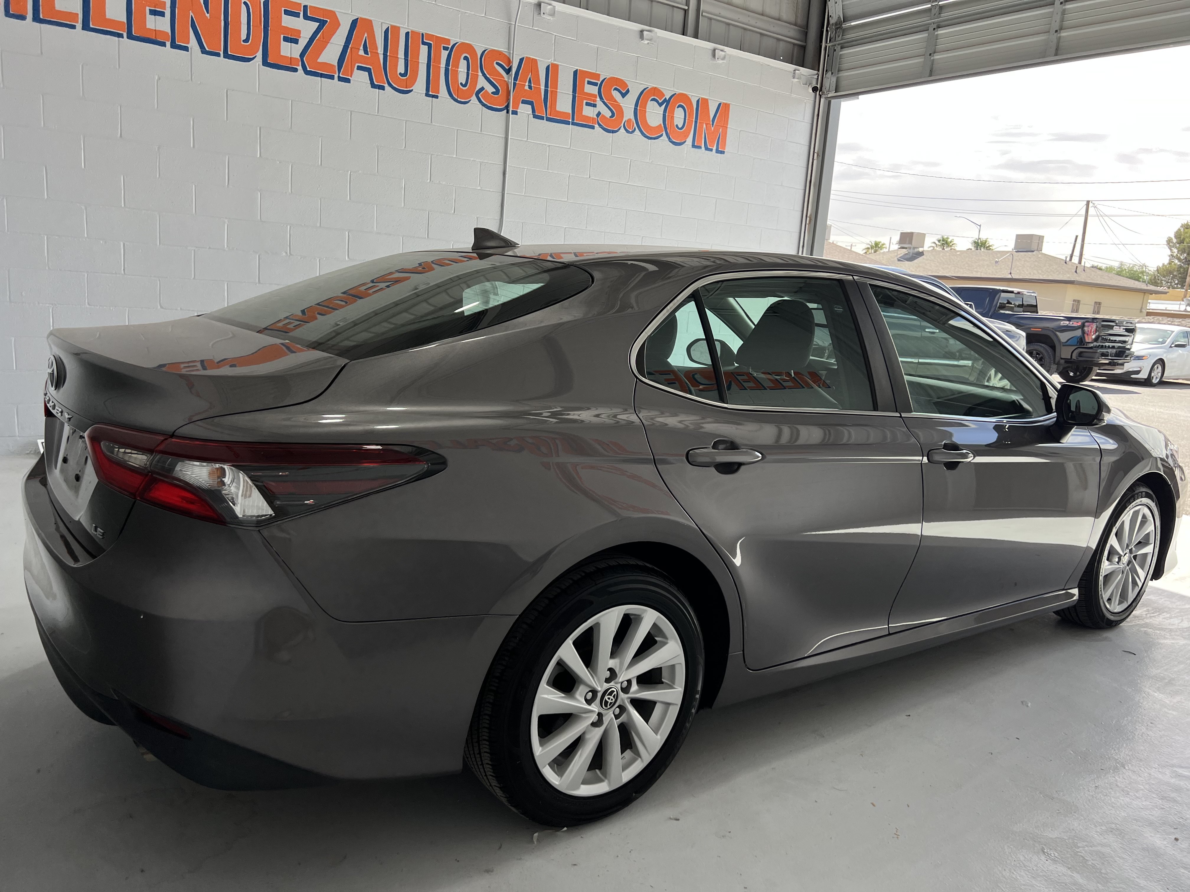 Used 2023 Toyota Camry LE w/ Convenience Package FWD image 5