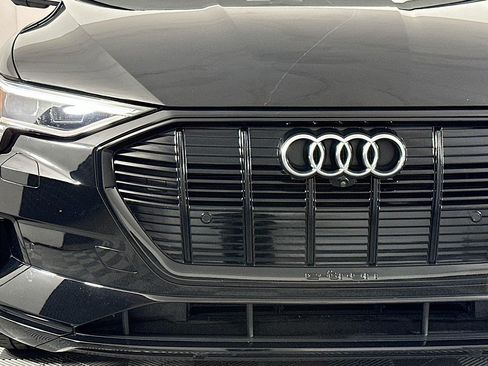 Used 2022 Audi e-tron Premium w/ Convenience Plus Package AWD/4WD image 15