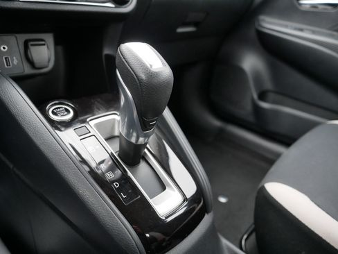 Used 2021 Nissan Versa SV image 28